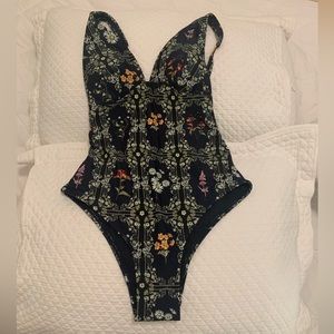 Agua bendita one piece swimsuit small navy nwt target